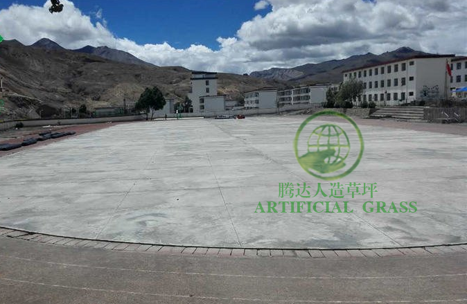 西藏中學學校足球場人造草坪圖片